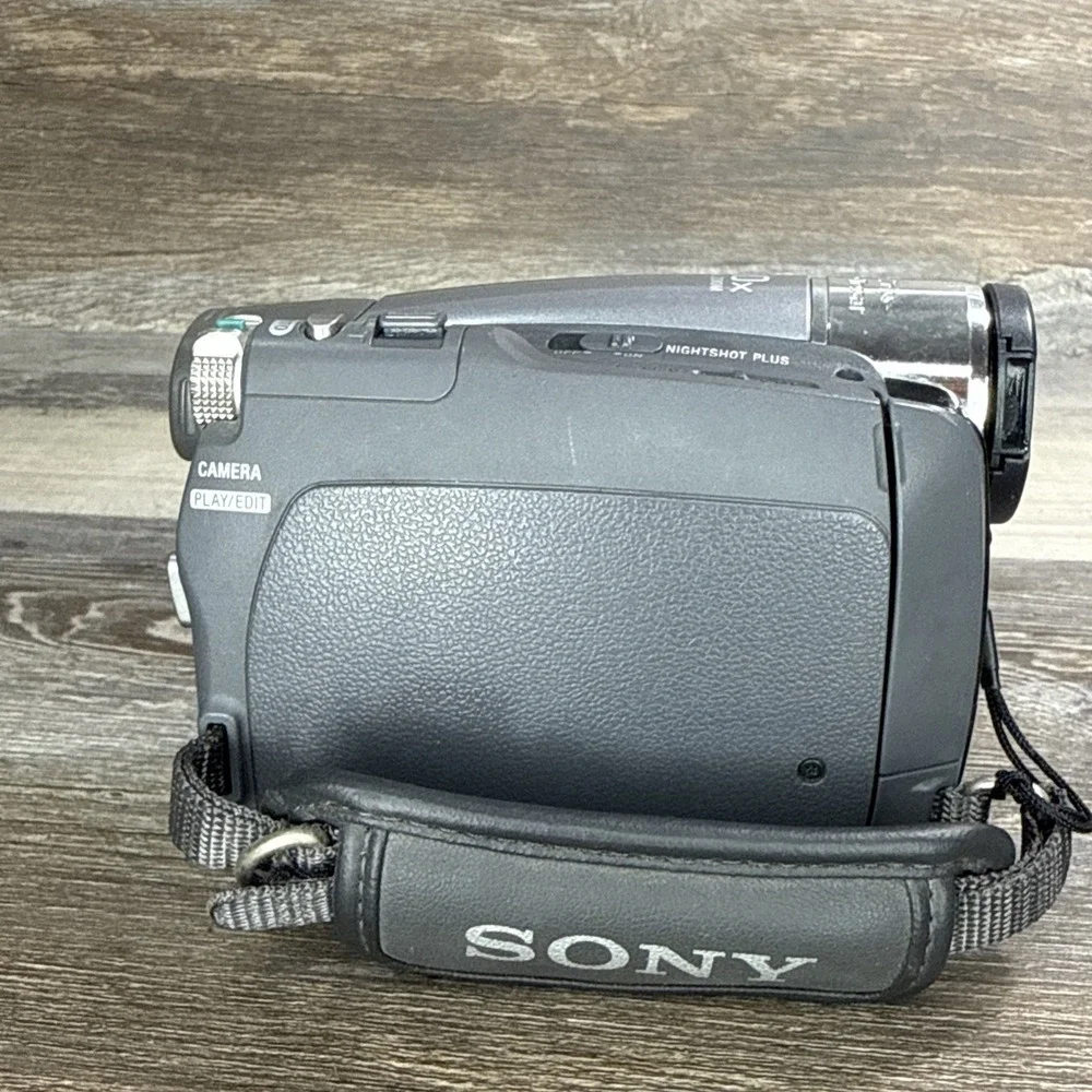 Sony Handycam DCR-HC26 Digital Video Camera Rec. 20X Zoom Untested No Battery
